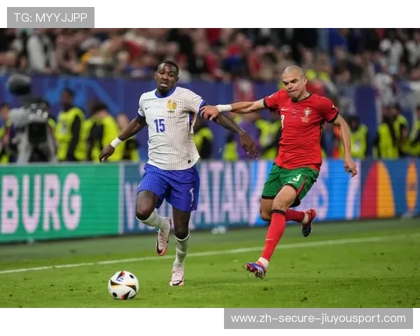 佩佩任意球远射惊艳看台