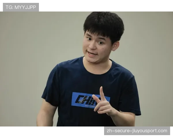 全村的希望!林诗栋从海口出发澳门打全运会,海南队领导鲜花+欢送 全村的希望!林诗栋从海口出发澳门打全运会,海南队领导鲜花+欢送